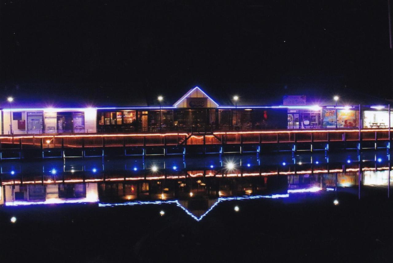 Marina View Chalets Мандура Екстериор снимка