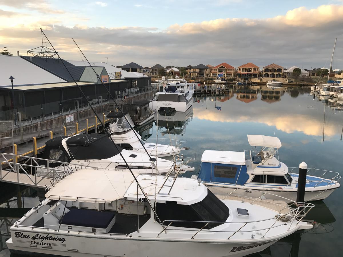 Marina View Chalets Мандура Екстериор снимка
