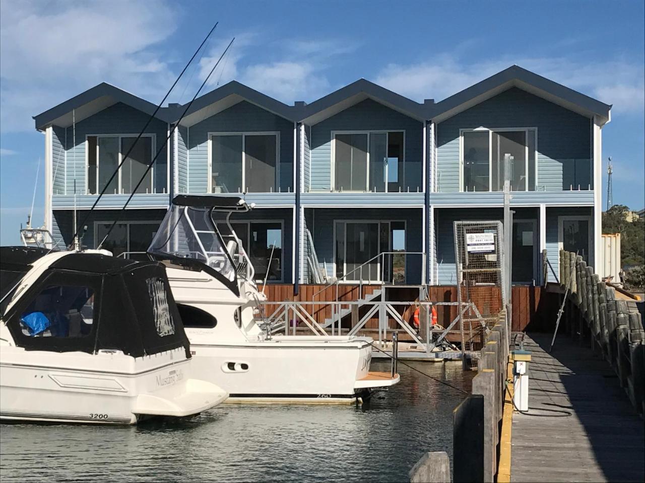 Marina View Chalets Мандура Екстериор снимка